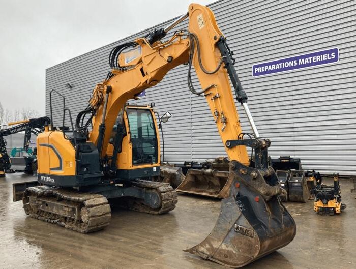 elle à chenilles Hyundai HX130 LCR