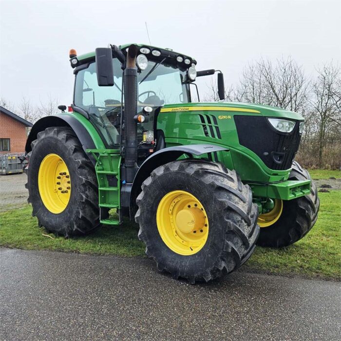 a3806f42-7d9c-4281-9d34-fdc93039ad3f_largesize.jpg John Deere 6210 R, année 2012